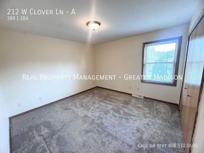 Building Photo - 212 W Clover Ln