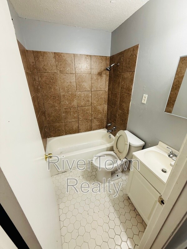 Building Photo - 4015 N Trezevant St