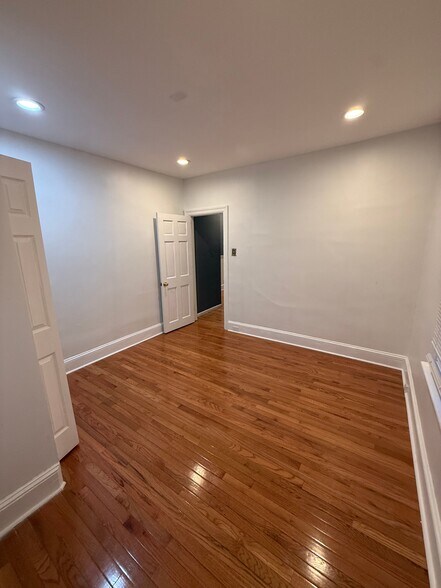 Building Photo - 1368 High Ave