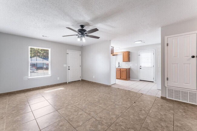 Building Photo - 3300 SW Landau Ct