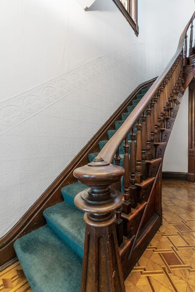 Building Photo - Huge Brick House in Victorian Village/Short North, Beautiful Woodwork 3 Car Garage and Swimming pool