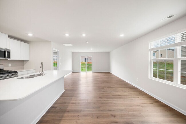 Building Photo - 115 Broadtree Cir