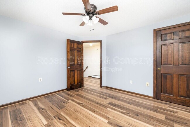 Building Photo - 42 Valley View Ln