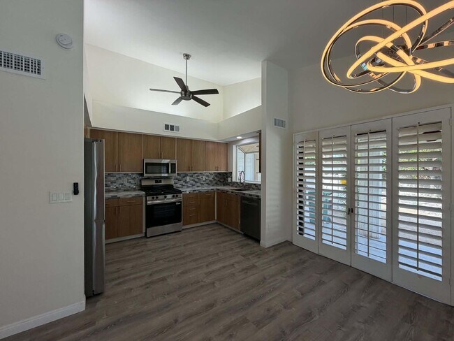 Building Photo - 70451 Cobb Rd