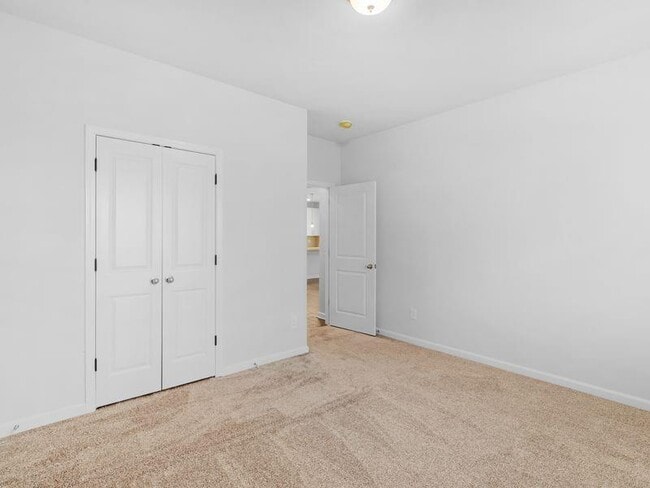 Building Photo - 223 Monarch Village Way