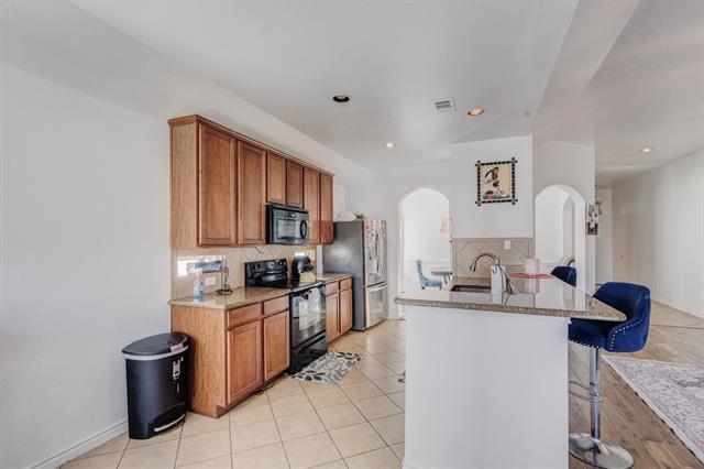 Building Photo - 214 Houston St