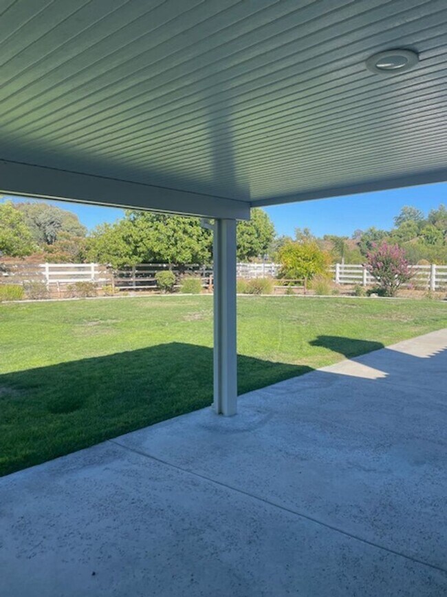 Building Photo - Wine Country awaits