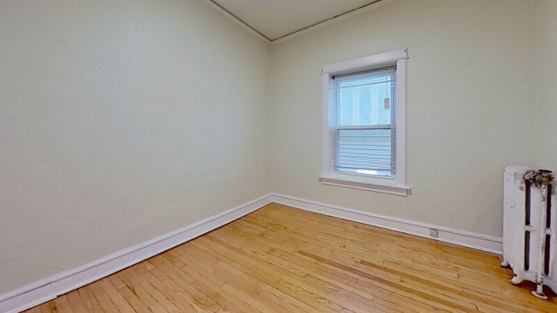 Building Photo - 2537 N Farwell Ave