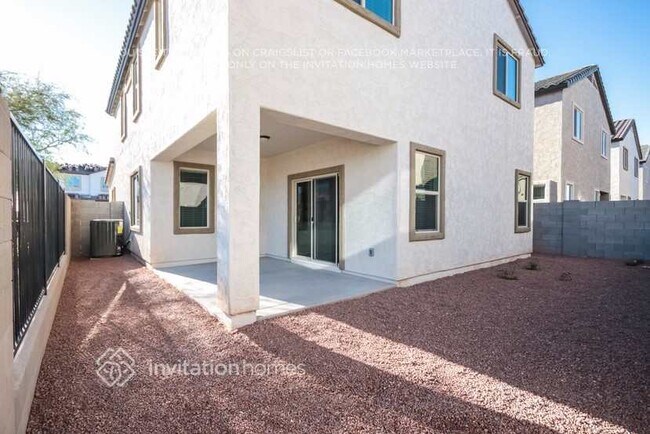 Building Photo - 1290 E Palomino Way