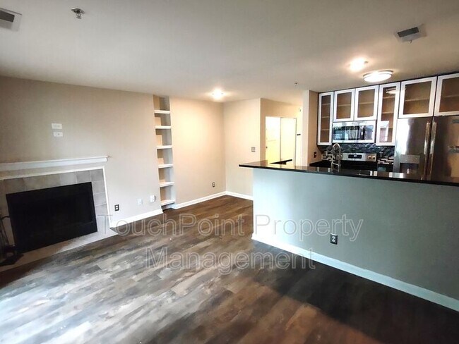 Building Photo - 505 N Graham St