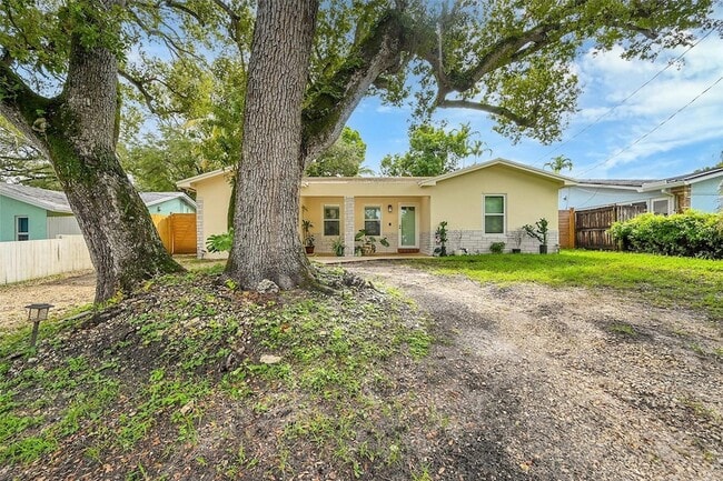 Building Photo - 4540 SW 26th Terrace