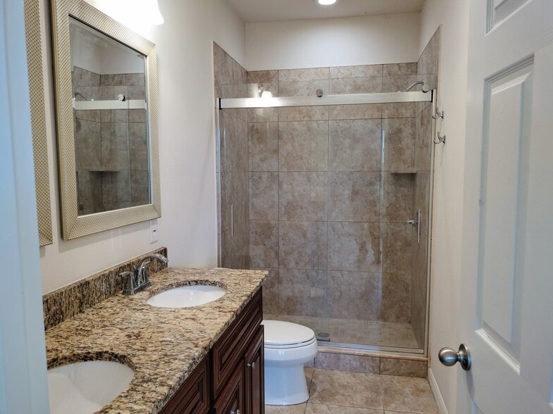Master Bath - 1958 Marlington Way
