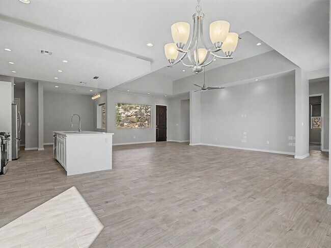 Building Photo - 10053 N Alder Spring Dr
