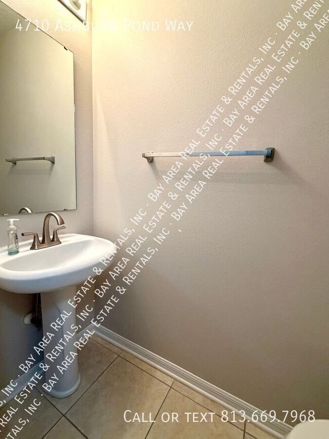 Building Photo - 4710 Ashburn Pond Way