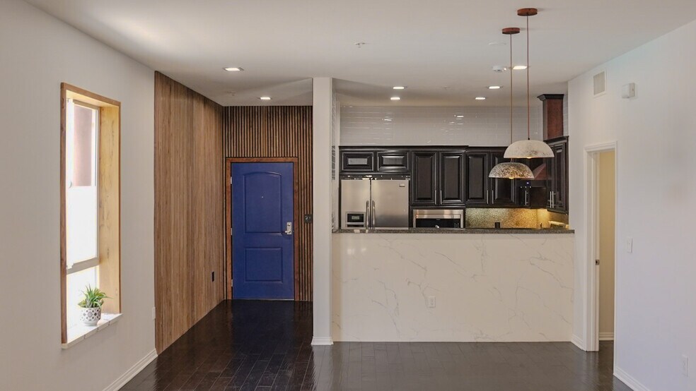 Building Photo - 3750 Santa Rosalia Dr