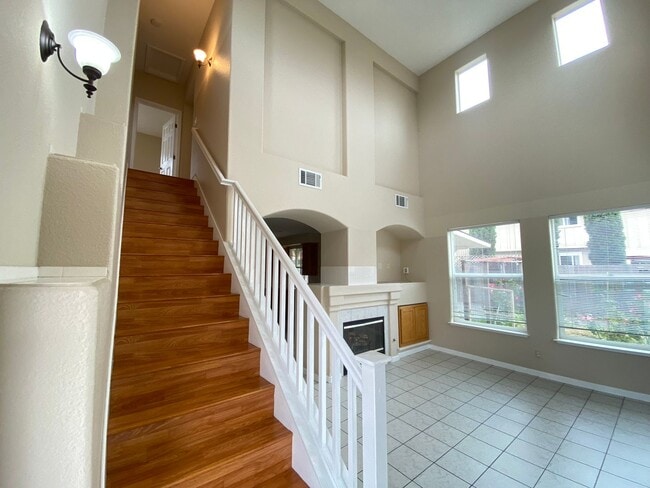 Building Photo - 3 Bedroom Home in SW Santa Rosa