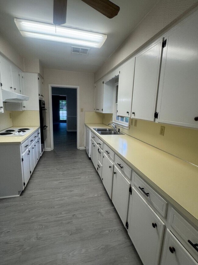Building Photo - 3054 Merrimac Dr
