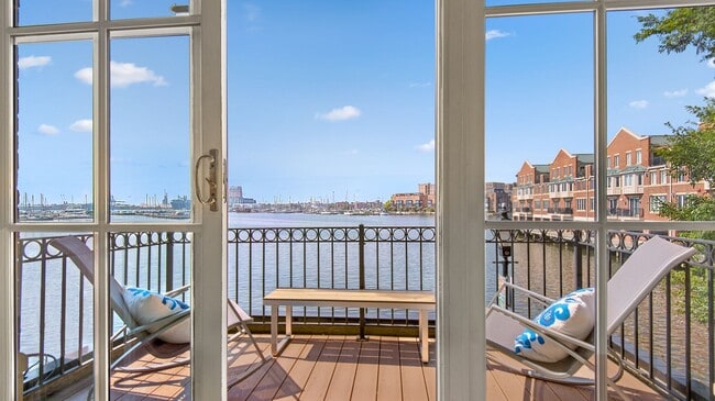 Building Photo - Waterfront living in the heart of Canton!