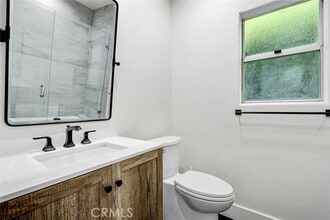 Building Photo - 204 N Poinsettia Ave