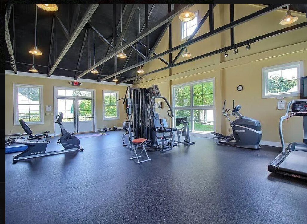 Building Photo - 7016 Old Bridge Ln E