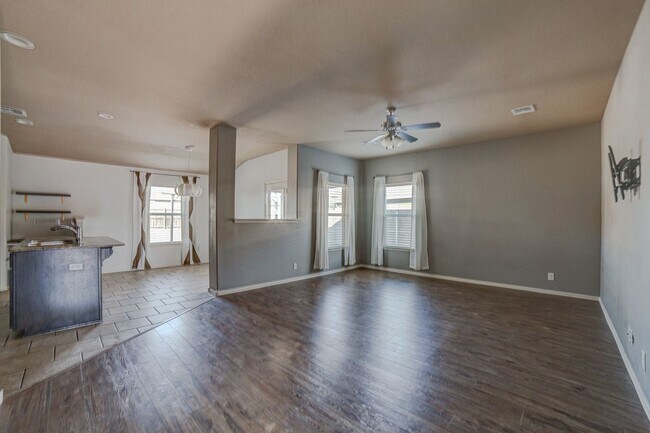 Building Photo - 3 Bed | 2 Bath in Owasso!