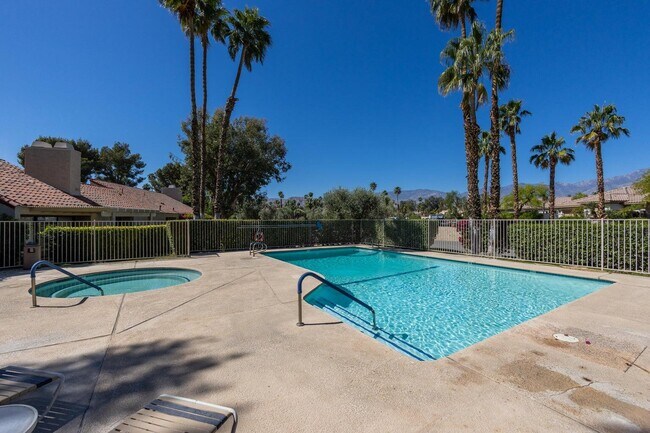 Building Photo - 303 Forest Hills Dr