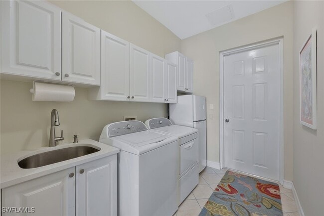 Building Photo - 5012 Maxwell Cir