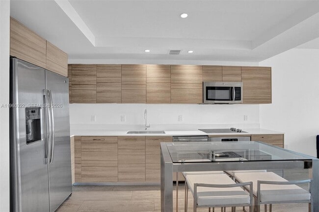 Building Photo - 121 NE 34th St