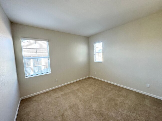 Building Photo - Perfect Shape Single Family Home in Dublin Hills