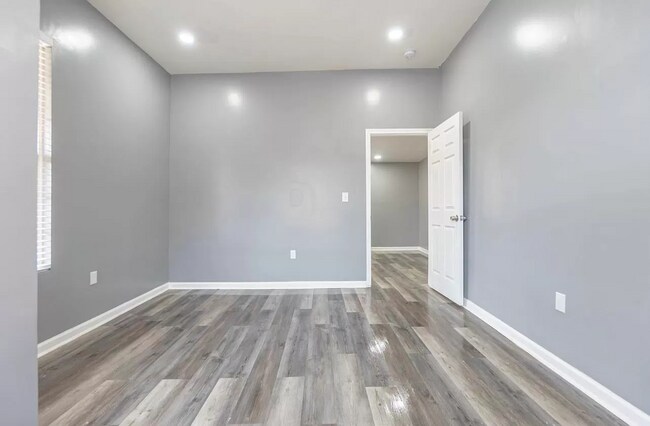 Building Photo - 2314 Brooklyn Ave