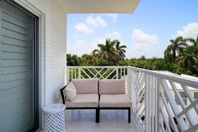 Building Photo - 170 N Ocean Blvd