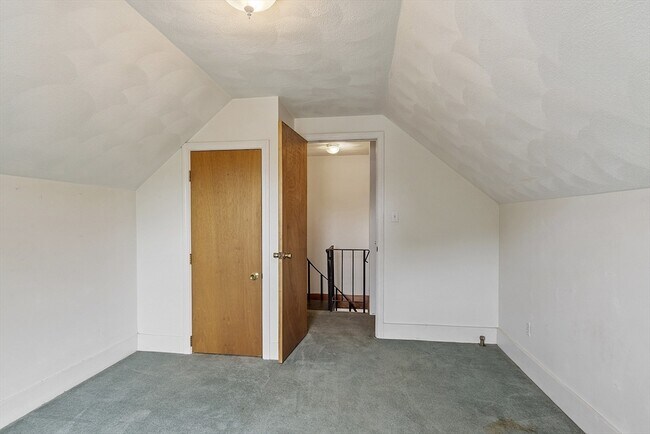 Building Photo - 93 Upham St