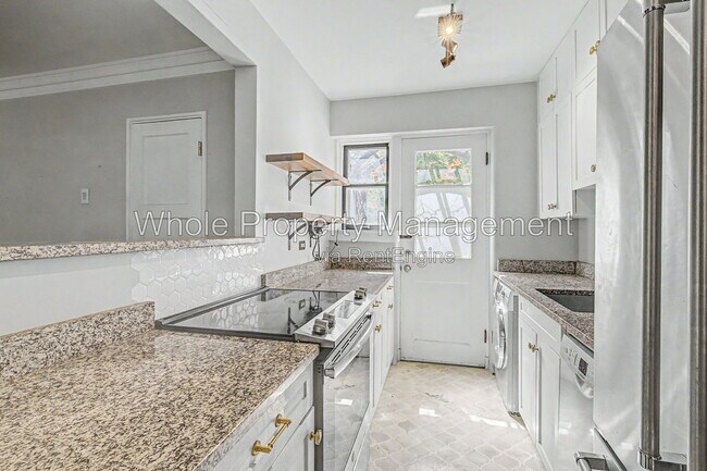 Building Photo - 1159 Krameria St