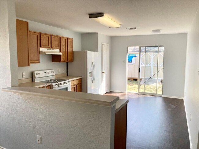 Building Photo - 3007 Crownover St