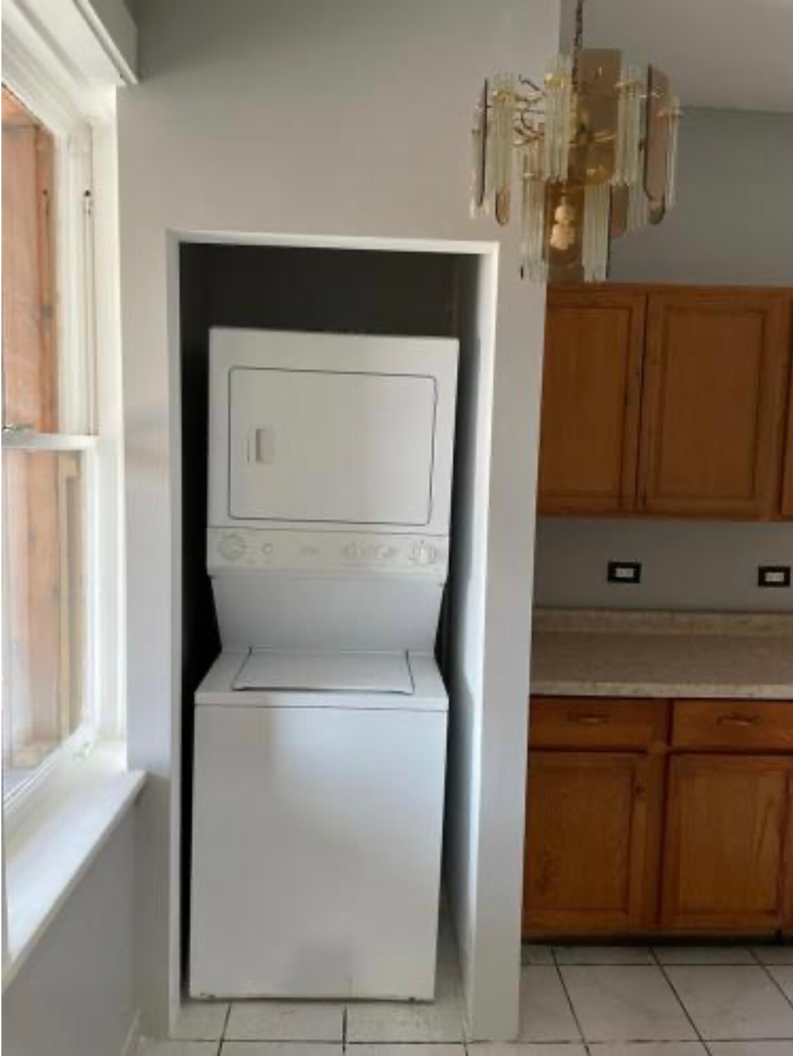 In-Unit Washer and Dryer - 1721 N Harding Ave