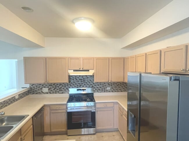 Building Photo - 1884 Fescue Dr