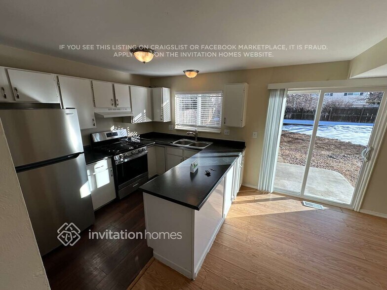 Building Photo - 2690 Ridge Dr