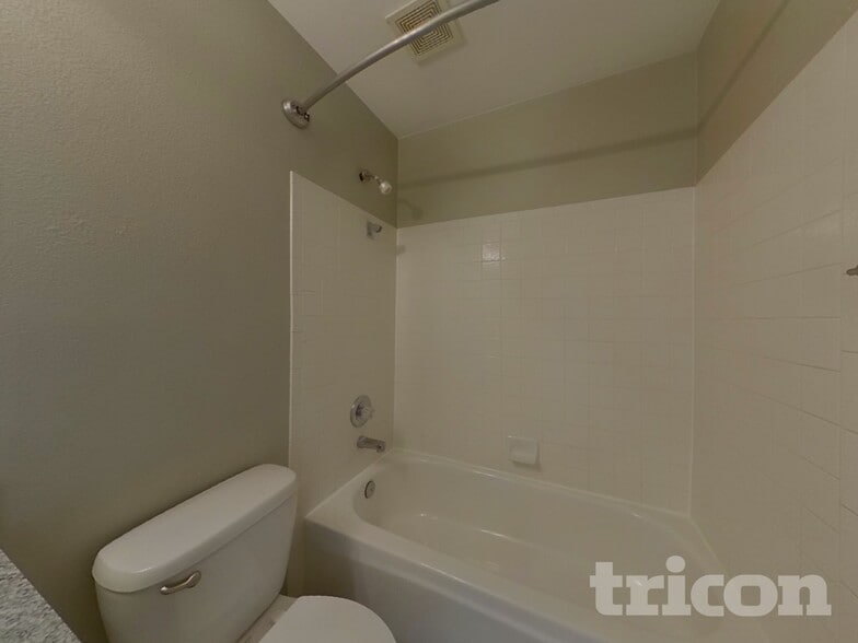 Building Photo - 3025 Richmond Dr