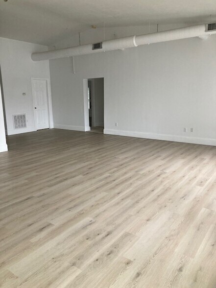 Living room - 231 Lake Ave