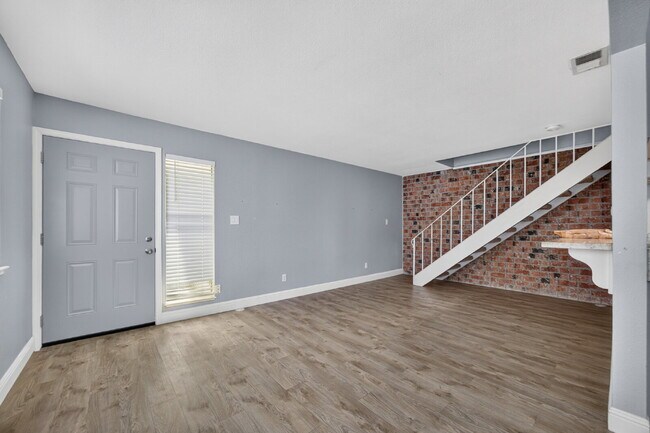 Building Photo - Charming 2-Bed Condo Retreat in Citrus Heights