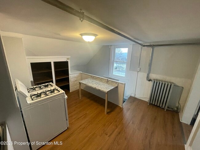 Building Photo - 949 N Irving Ave