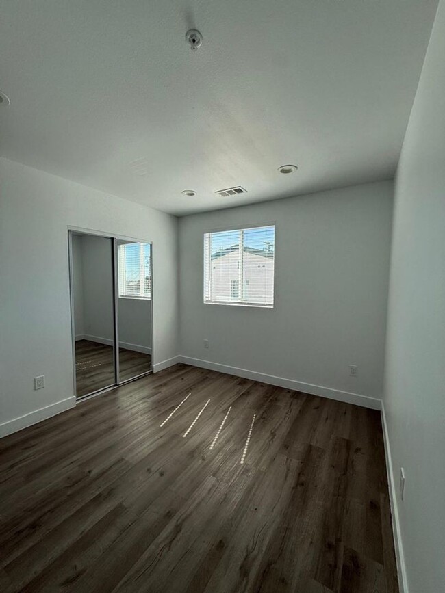 Building Photo - LANFRANCO(3743)