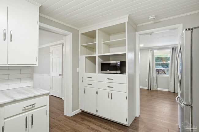 Building Photo - 3750 Martin St