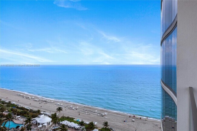 Building Photo - 17975 Collins Ave