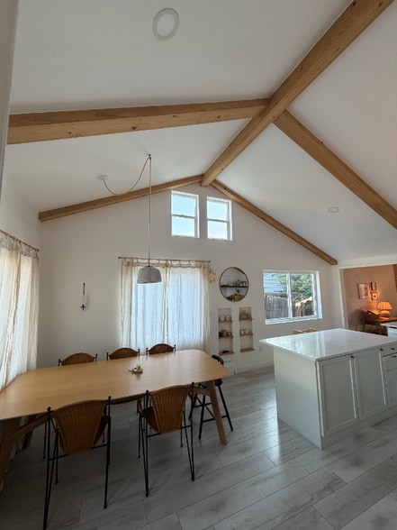 Building Photo - 2375 Hanover St