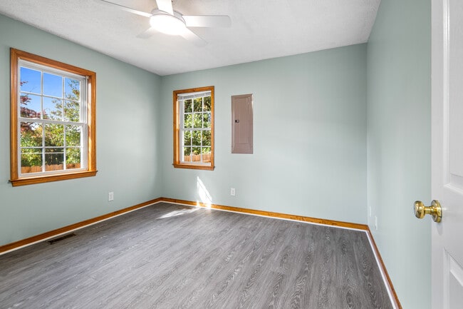 Building Photo - 514 Highland Ave