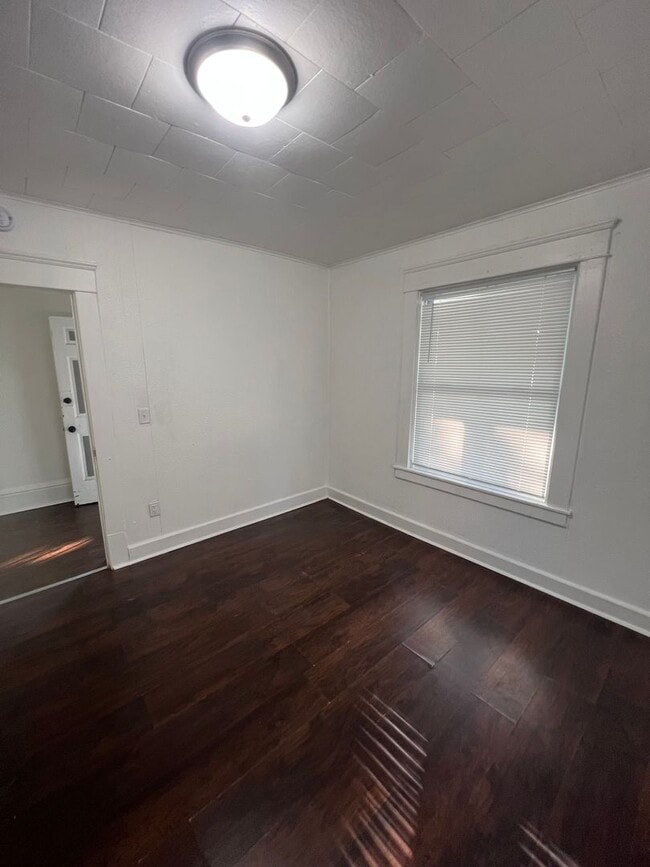 Building Photo - 229 S 8th St