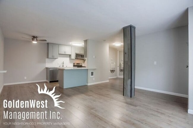 Building Photo - Upgraded 1Bdm 1Ba Condo in Beautiful Del Mar
