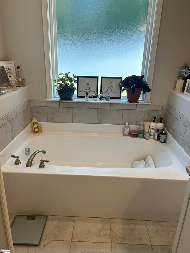 Building Photo - 135 All Star Way