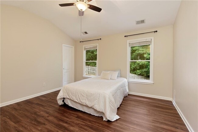 Building Photo - 1264 Harris Commons Pl